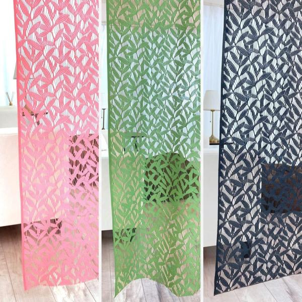 商品サイズ：最大（約） 幅100×丈190cm生産国：日本製（桐生市）素材：ポリエステル100％（レース編生地） リビング キッチン 階段 ドア 玄関 廊下等の間仕切り、目隠しカーテン、のれんとして多目的に使用できるレース編模様の商品です。...