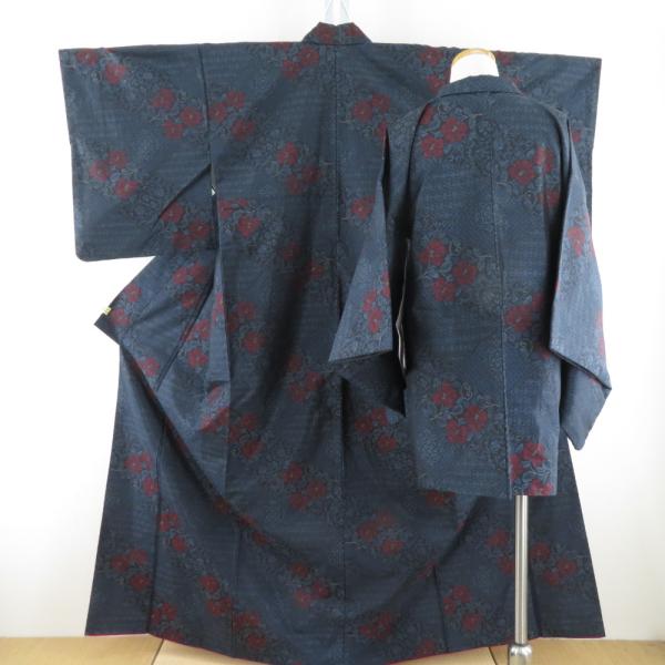 専用2点+⭐︎b690 正絹　夏用　紗紬　バチ衿　濃紺　未使用しつけ付極美品　着物 紬 着物 大島紬 アンサンブル 羽織付 椿に菱文様 袷 バチ衿 黒色 紺色