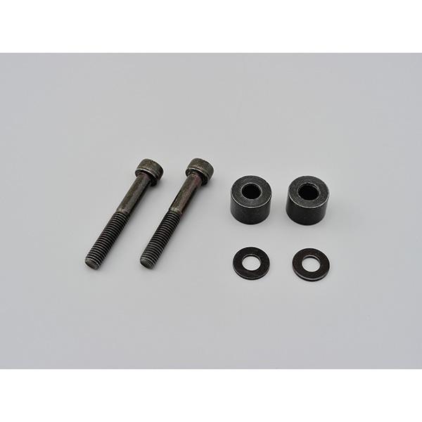 REBEL250/500にサドルバッグサポートとグラブバーキャリアを同時装着するために必要です。キャリア取付部分と接触しないようサドルバッグサポートを外側にオフセットして装着します。片側用なので、左右にサドルバッグサポートを使用している場合...