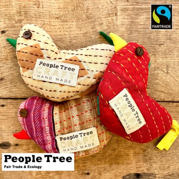 《ケトルの上で休む小鳥さんの鍋つかみ》＊１個1個が手作りの世界で1つだけの鍋つかみ♪3匹の中からお好きな小鳥さんをお選びください♪(1)紫ベージュ色・赤色くちばし小鳥さん(2)赤色・黄色くちばし小鳥さん(3)茶色・緑色くちばし小鳥さん───...