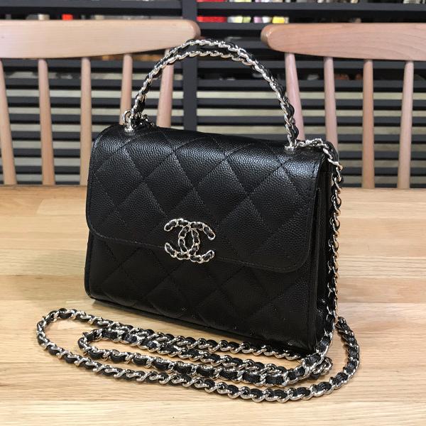 CHANEL 【新品未使用】シャネル マトラッセ チェーンクラッチ CHANEL 【新品未使用】シャネル マトラッセ チェーンクラッチ