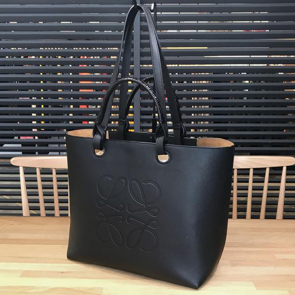 最終値下げ！美品/希少LOEWE レザートートバッグ　アナグラム　ブラック 最終値下げ！美品/希少LOEWE レザートートバッグ アナグラム ブラック
