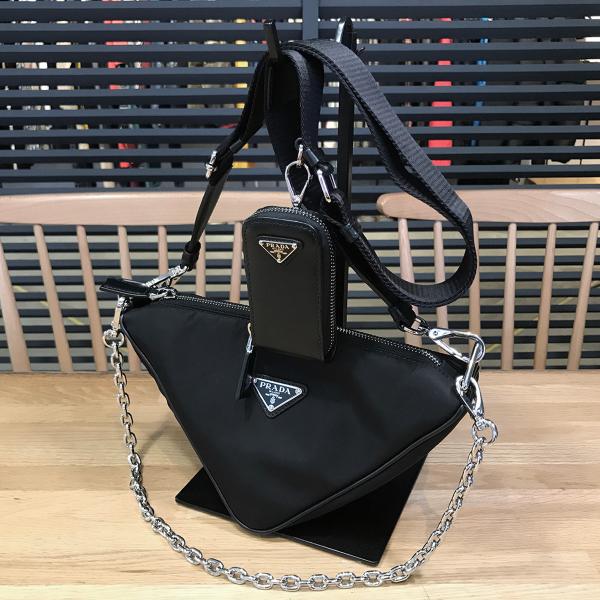 PRADA（プラダ） 【未使用】プラダ Re-Edition トライアングル