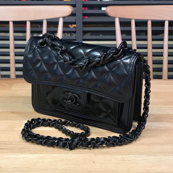 【新品同様】シャネル ココマーク マトラッセ 2WAYショルダーバッグ カーフ ソーブラック ブラック金具 15733