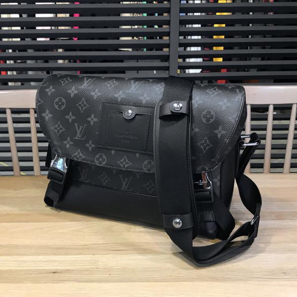 【超美品】ルイヴィトン モノグラムエクリプス メッセンジャーヴォワヤージュPM M40511 ショルダーバッグ 14644