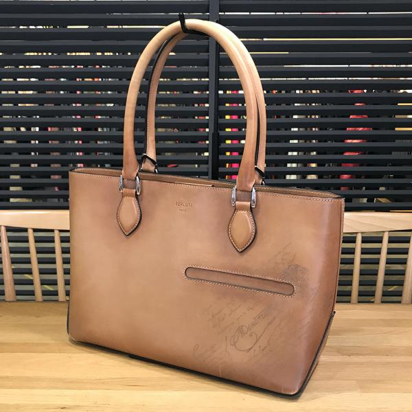 【美品】ベルルッティ カリグラフィ トゥジュール ミニ スクリットレザー キャメル トートバッグ 14866