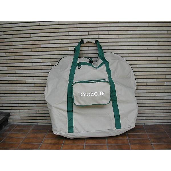 ２０インチ折りたたみ自転車専用、収納バックです。強い生地で、とても丈夫に作られていますので長期間使用できるお勧めの収納バックです。 水や汚れにも強い材質を使用しているため、部屋の中などに置いても使用できます。 未使用時はコンパクトに収納され...