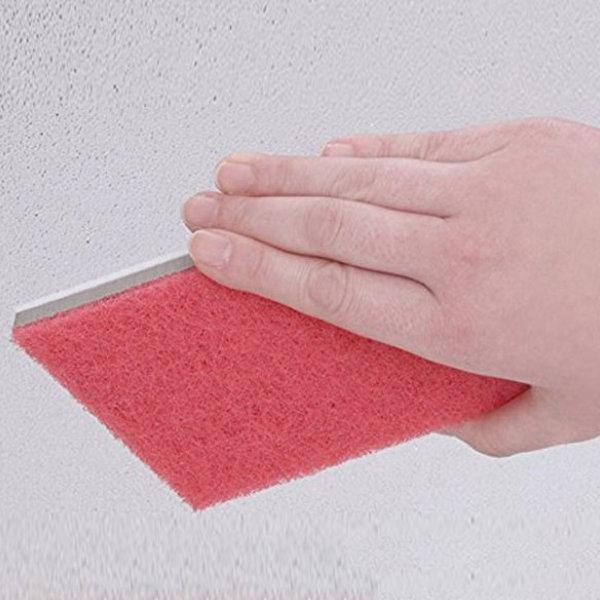 サイズ/約幅7.5×奥行2.5×高さ17cm内容量/1個材質/不織布：ナイロン芯材：ポリエチレンスポンジ：ポリウレタンブラシ：ナイロン・ポリエステルヒモ：アクリル生産国/日本製●微粒子研磨材不織布使用で、水だけでキズを抑えてカビをかき落とし...