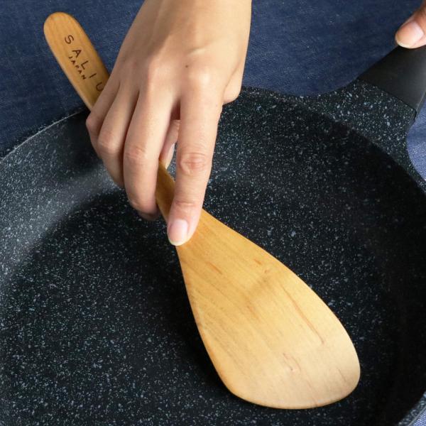 木べら Lolo ロロ 炒め用木べら 山桜 木製 木ベラ 木製ヘラ 天然木 お弁当グッズのカラフルボックス 通販 Yahoo ショッピング