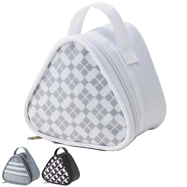 持ち手付きの便利な保冷おにぎりケースです。内側がアルミ製なので保冷効果があります。【商品詳細】 サイズ/約幅10.5×奥行8.5×高さ10cm 内容量/1個 材質/ポリエステル、アルミ カラー/クールホワイト、クールグレー、クールブラック ...