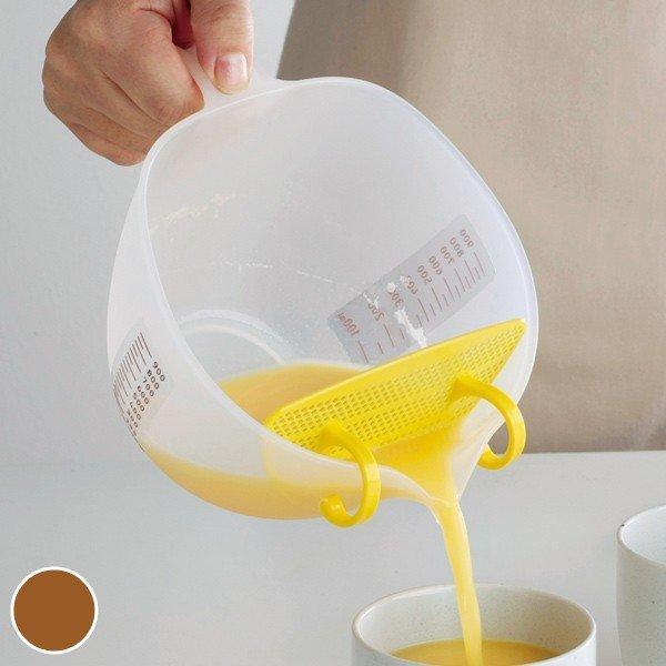 サイズ/使用時：約幅14.8×奥行20×高さ12.2cm内容量/1L材質/ポリプロピレン種類/イエロー、ブラウン生産国/日本製耐熱温度/140度耐冷温度/-20度食器洗い乾燥機/使用可能●卵をかき混ぜる、こす、器に入れる作業がこれ一つででき...