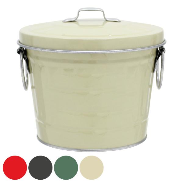 サイズ/約口径13.5×底径11×高さ12.5cm重量/約260g内容量/1個材質/本体：トタン（亜鉛メッキ鋼板）種類/レッド、ブラック、グリーン、アイボリー生産国/日本製●本体にフタが掛けられる便利なフック付きの灰皿です。●漏れ防止加工を...