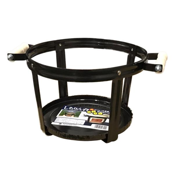 サイズ/約幅32×奥行24.8×高さ16.8cm内寸：約頂径25×底径20.5cm内容量/1台材質/本体：鉄（焼付塗装）取っ手：ポリエチレン生産国/日本製●七輪に火が付いたままでもラクに持ち運びができる七輪台です。●両手で持つことができるた...