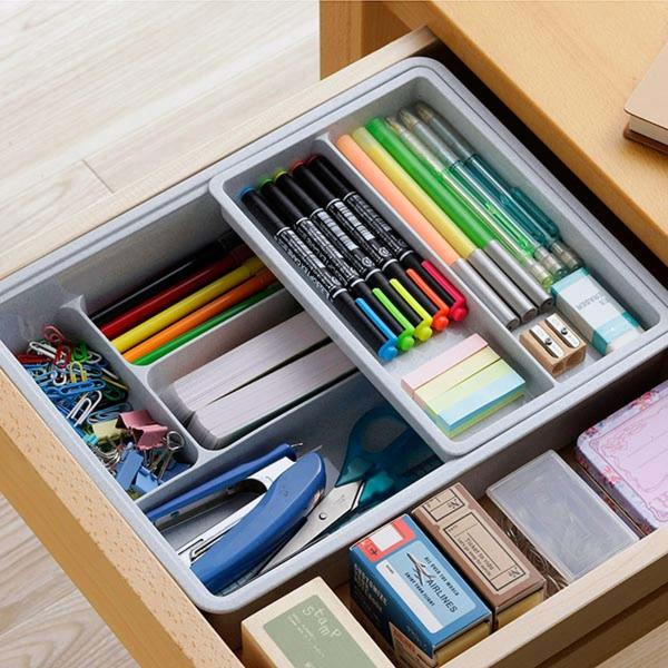 サイズ/約幅24×奥行31×高さ6.5cmトレー：約幅22.4×奥行15×高さ2.8cmトレー内寸（2箇所有り）：約幅6.7×奥行21×深さ2.5cm重量/約390g内容量/1個材質/ポリプロピレン（抗菌剤入り）生産国/日本製耐熱温度/12...