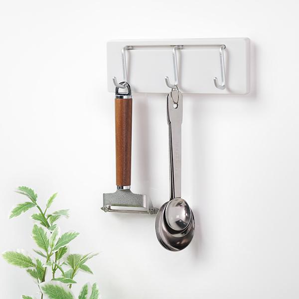 キッチンツールフック 3連 壁付け 吸着 貼ってはがせる キッチンツール フック ハンガー Haru キッチンフック キッチン 収納 壁面収納 キッチン収納 お弁当グッズのカラフルボックス 通販 Yahoo ショッピング