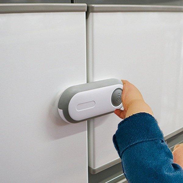 他サイト： ドアロック 子供 ボタンの見えないキャビネットロック ドア ロック 安全 （ 赤ちゃん ケガ 防止 ）の商品画像