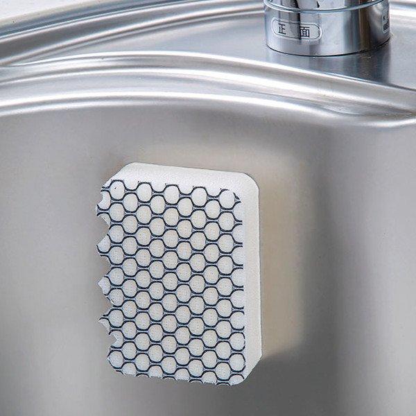 Amazon まめいた キッチンスポンジ ホワイト 6 5 6 5 7cm シンク掃除 三角コーナー 水垢落とし 水だけ 水あか 油汚れ かきとる 日本製 キッチンスポンジ オンライン通販