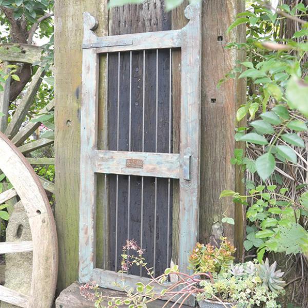 ガーデンフェンス シャビーウッドゲート ガーデニング用品 アンティーク加工 木製 ガーデニング フェンス アイアン 立て掛け インテリア オブジェ 3616 お弁当グッズのカラフルボックス 通販 Yahoo ショッピング
