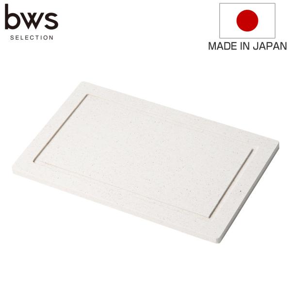 サイズ/約幅25.5×奥行16×高さ0.95cm内容量/1枚付属品：紙やすり、クッションゴム材質/トレー：バーミキュライト、珪砂、パルプ、消石灰滑り止め：シリコンゴム生産国/日本製●KAWAKIシリーズの水切りラック（シンク渡しタイプ）用交...