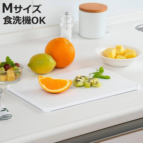 サイズ/約横32×縦20cm厚さ：約0.9cm重量/約230g内容量/1枚材質/外側：ポリプロピレンフチ部：熱可塑性エラストマー芯材：発砲ポリエチレンシート生産国/日本製耐熱温度/90度食器洗い乾燥機/使用可能●本体の隅4カ所に滑り止めが付...