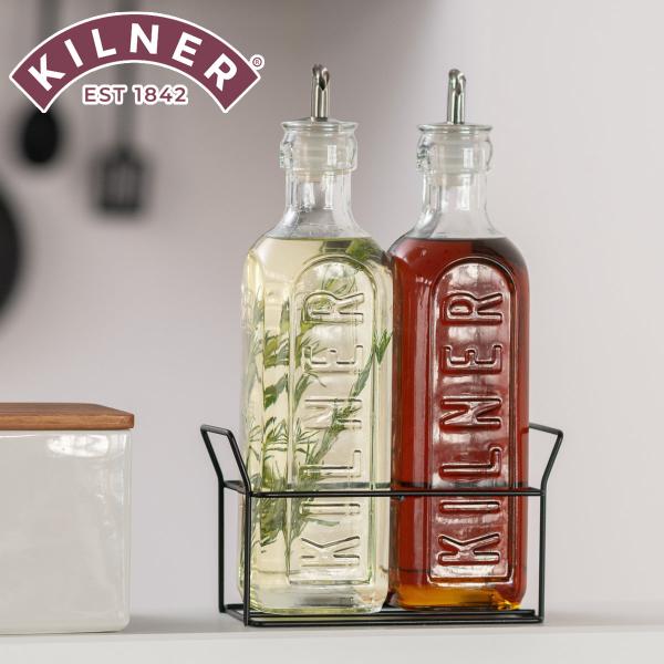 サイズ/幅17.3×奥行7.5×高さ27.5cm【オイルボトル】本体のみ：幅6.5×奥行6.5×高さ24cm注ぎ口を付けた場合：高さ27.5cm容量/約600ml（オイルボトル1個あたり）内容量/オイルボトル2本、ラック1個付属品：注ぎ口2...