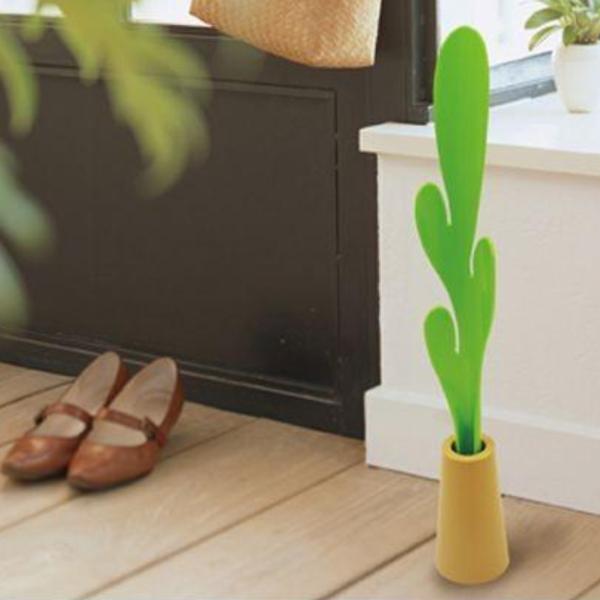 サイズ/くつべら：約幅7.3×奥行7×高さ51cm台座：約直径7.1×高さ13.3cm内容量/1個材質/本体：ポリカーボネイト、スタンド：ポリプロピレン●サッと手に取れる、スタンド付きのお洒落なサボテン型のくつべらです。●スタンドに立てれば...