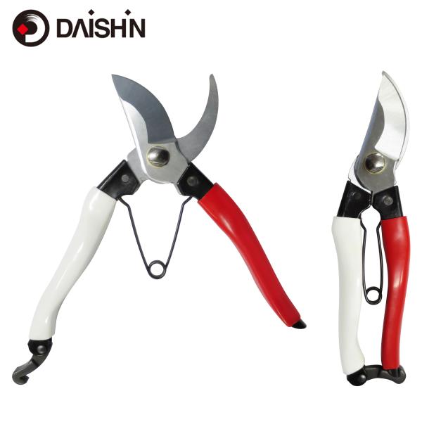 ●店舗園芸担当者コメント●「この紅白剪定鋏は、軽さと扱いやすさのバランスがとても良く、初心者からベテランの方まで幅広くおすすめできます。小型だけど切れ味はしっかり。果樹の剪定や盆栽の手入れにも最適ですよ！」【特徴】●軽量で扱いやすい全長18...