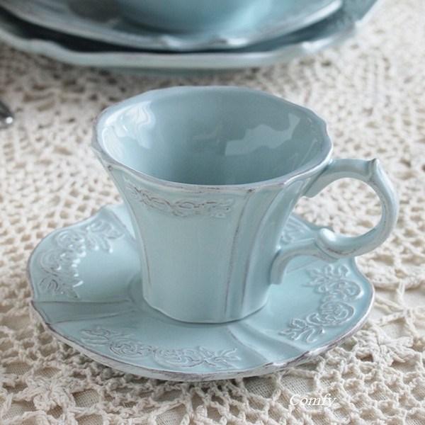 落ち着いた大人のための、食器シリーズ！クラシカルなレリーフ模様。おしゃれな食器たちで特別な時間を演出しましょう！釉薬の下から薄く見えるクレイの色相が、アンティーク感と、独特の雰囲気を醸し出しています。パーティーなどのスペシャルオケージョンは...