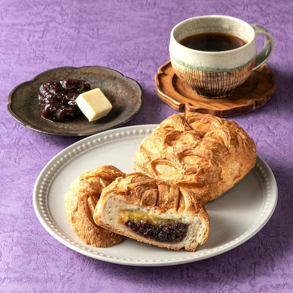 [Release date: January 20, 2025]パネトーネ種を使用したバター風味のパイ生地に、塩気のあるバター風味フィリングとつぶあんを包んで焼き上げました。甘じょっぱさがクセになるコモの自信作です！ ■入数：1ケース18個...