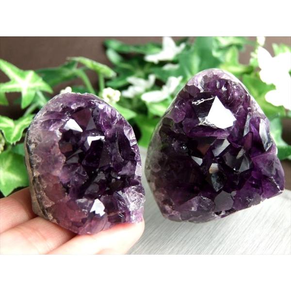 濃い紫 手の平サイズ 4A アメジスト 紫水晶 クラスター スタンドタイプ