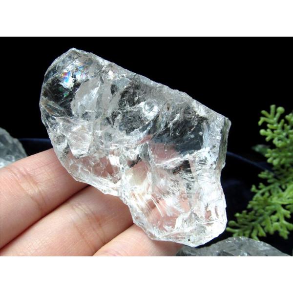 氷のような美しい透明水晶 超透明 ロッククリスタル 水晶原石 90g-110g