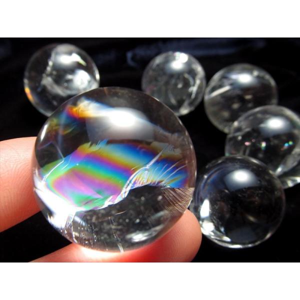 くっきり虹入り 虹入り 天然水晶 丸玉 （人工虹） 直径30mm-32mm