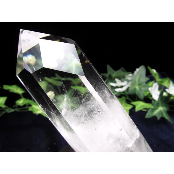 ウィンドウクォーツ・虹入り 透明水晶 ポイント 専用木製台座付 高さ
