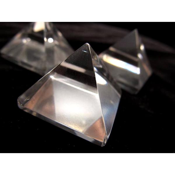 ピラミッド 水晶 置物 高さ約24mm-26mm ピラミッドパワー 天然石