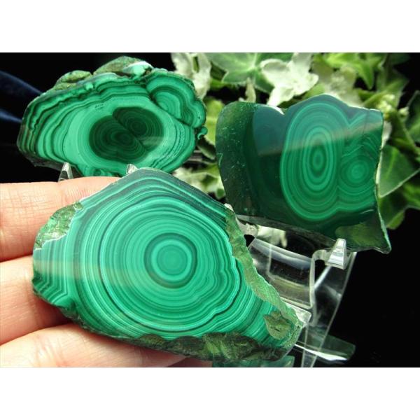 マラカイト プレート原石80g-90gの魅力と活用法