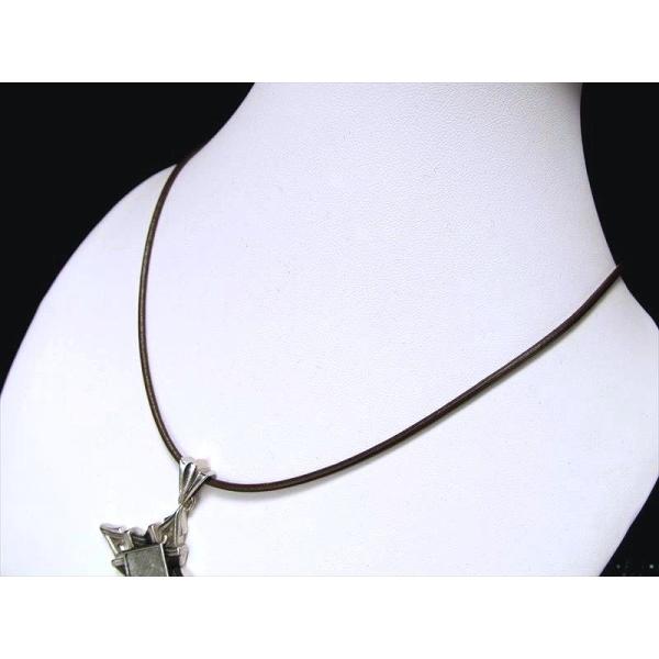 ■サイズ： 長さ50cm 幅約1.9mm、金具部分 太さ約3mm。■カラー：ダークブラウン■商品説明：取り外し簡単なシンプル革紐ネックレス入荷いたしました！！ボリューム・大きさのあるペンダントトップにも合わせられる太さの革紐です。シルバーチ...
