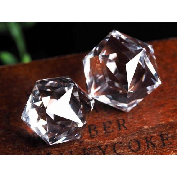 天然水晶 イコサヘドロン(正二十面体) 幅約20mm-23mm 1個売り 可愛い