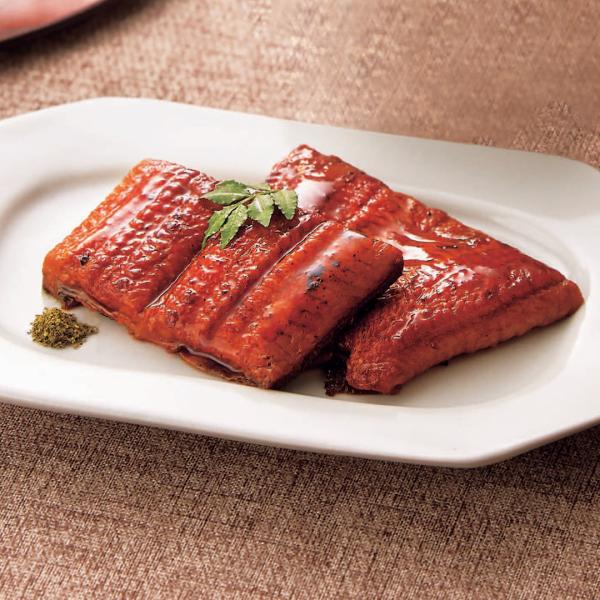 国内産うなぎの風味を損なわないよう丁寧に焼き上げました。香ばしいたれの香りが食欲をそそります。■仕様： ・内容量：蒲焼カット 55g×3、たれ 50ml、山椒×3・原産地：鰻（国内産）・賞味期限：冷凍60日・特定原材料：小麦・配送形態：冷凍