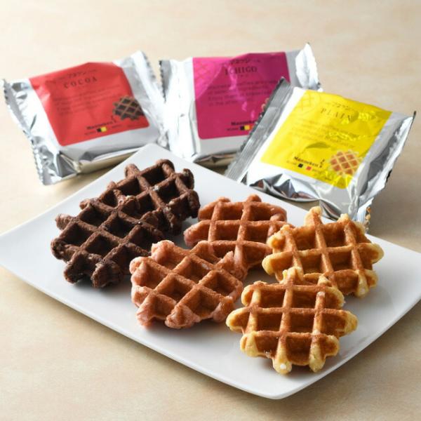 ベルギーでワッフルの製法を学び、原材料の吟味やレシピの研究など何度も試作を重ねた末、マネケン独自の新しいベルギーワッフルを作り上げました。厳選した原材料を使って焼き上げたワッフルは、「豊かなコク」と「ほどよい甘さ」が自慢で、その飽きのこない...