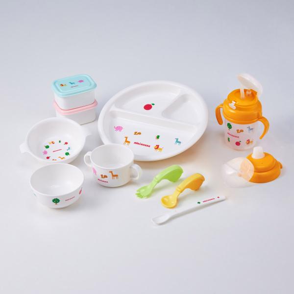 赤ちゃん用の食器やカトラリーはもちろん、マグのセットも入っています。■離乳食の初期から自分で食べられるようになるまで長くお使いいただけます。■マグセットは、スパウトマグとストローマグと付け替えが可能です。マグセット5ヵ月頃〜使用のスパウト口...