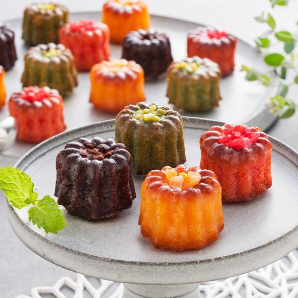 フランスの伝統菓子「カヌレ」を、食べやすいサイズに焼き上げました。一つ一つ丁寧にトッピングした、銀座らしい華やかなスイーツギフトです。カジュアルからフォーマルまで、幅広い用途でお使いいただけます。セット内容1)ショコラ2)フランボワーズ3)...