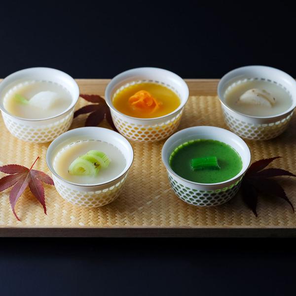 全ての味をお愉しみいただける詰合せにいたしました。目上の方への贈り物にもおすすめな専用化粧箱入りです。ご自宅用にはもちろん、贈答用としてもお喜びいただけます。野菜と出汁を愉しむ一杯素材の自然な美味しさを味わう日本の伝統料理「すりながし」。生...