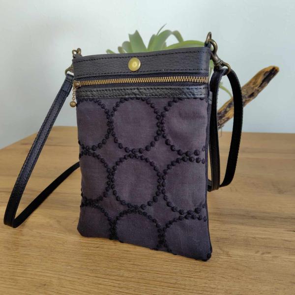 ミナペルホネン/tambourineタンバリンブラック×ブラック/スマホ