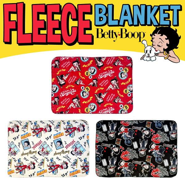 もこもこ、ふわふわで気持ちいぃ『FLEECE BLANKET』が入荷致しました！総柄のベティちゃんが、とっても可愛い1枚です！オシャレなレッド、ブラック、ホワイトの3カラーがラインナップしています♪寒いお部屋やオフィスでも大活躍！軽くて温か...