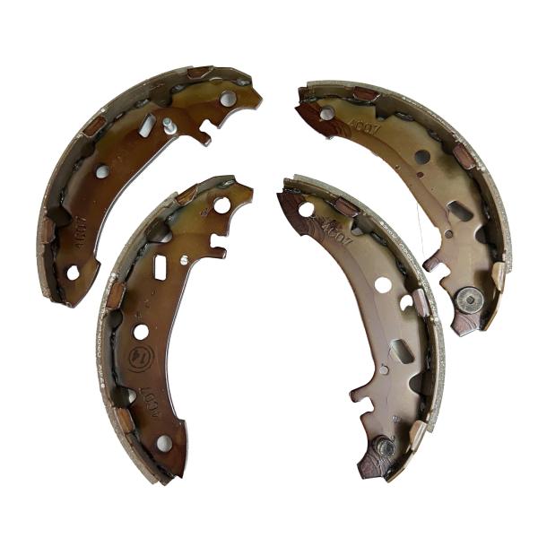 ブレーキ専門メーカー大和産業、もしくはアケボノ●品番ブレーキシュー　４枚品番 NN4528F　NN4528R純正品番　AY360-NS121必ず純正品番を確認してください。●参考適合車種・型式等日産 デイズ H31.3- B43W B44W...