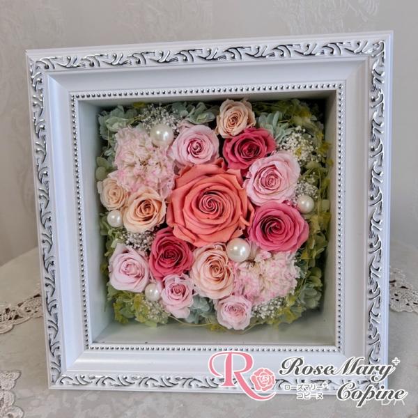 [Release date: March 1, 2025]デコラMシリーズのオンリーワン商品です。アモローサのローズをメインにアレンジしました。ピンクを中心とした優しい色でまとめました。フレームの中にはいっぱいの色々なお花…かわいくて小さな...