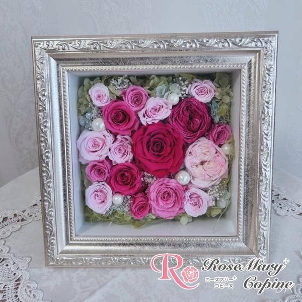 [Release date: March 1, 2025]デコラMシリーズのオンリーワン商品です。アモローサのローズをメインにアレンジしました。ピンクを中心とした優しい色でまとめました。フレームの中にはいっぱいの色々なお花…かわいくて小さな...