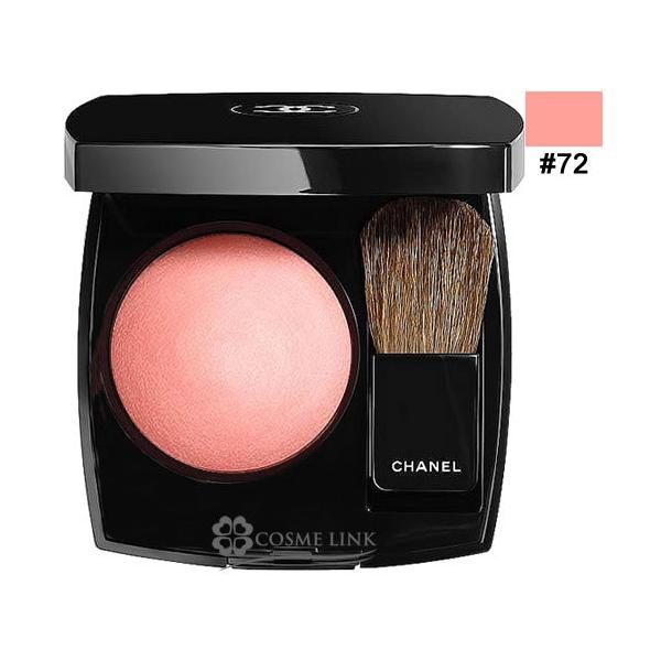 チーク#72：ローズイニシアルシャネルのアイコニックなチークカラー。肌の美しさを引き立てたり、健康的なつやを与えたり、顔を立体的にみせるのに欠かせないアイテム。彩りと輝きをプラスする効果で、頬に血色感を添え、お顔全体を明るく仕上げてくれます...
