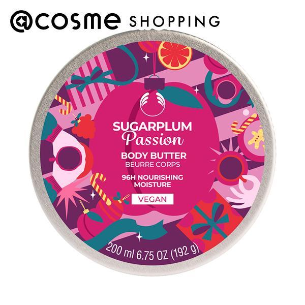 ＜ボディクリーム＞なめらかでふっくらとしたうるおう素肌へ。長時間、肌にうるおいを与え続けるリッチなテクスチャーのボディククリーム。＜シリーズ特徴＞豊かな紫の色彩が織り成すシュガープラムは、あなたを魔法のようなクリスマスの夜へと誘います。クリ...