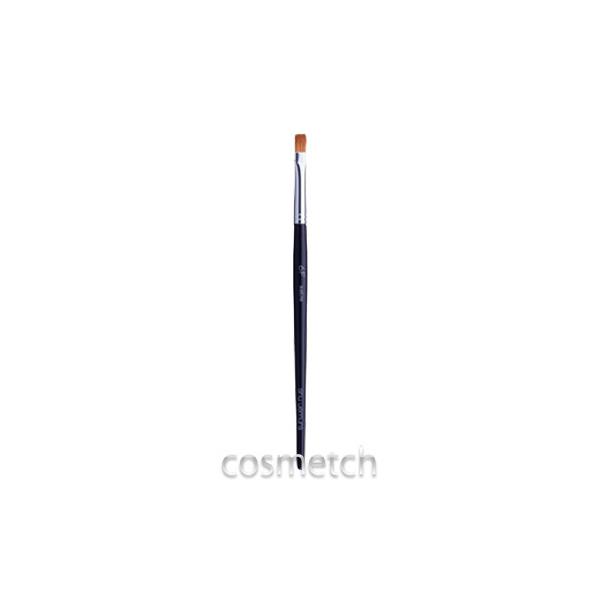 エッジを効かせたライン取りと塗り、両方の表現に最も適した定番アイテムです。※こちらの商品は2017年7月15日より素材を天然毛からシンセティック（合成毛）に変更しました。メイクの仕上がりはそのままに、お手入れがしやすくなったこだわりのブラシ...